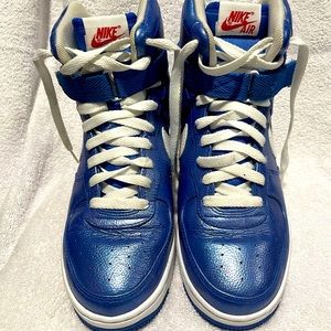 Nike Air Force 1 in nice condition. Hardly no wear showing.